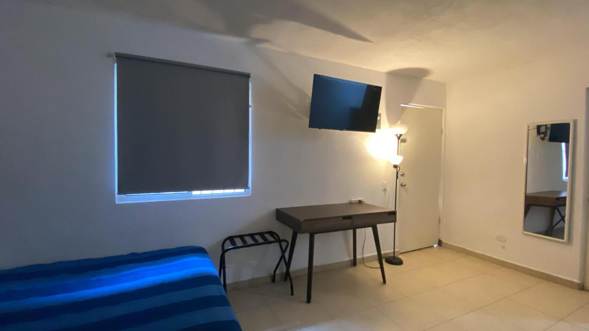 Amplios Alfa # 238 Homestay Monterrey